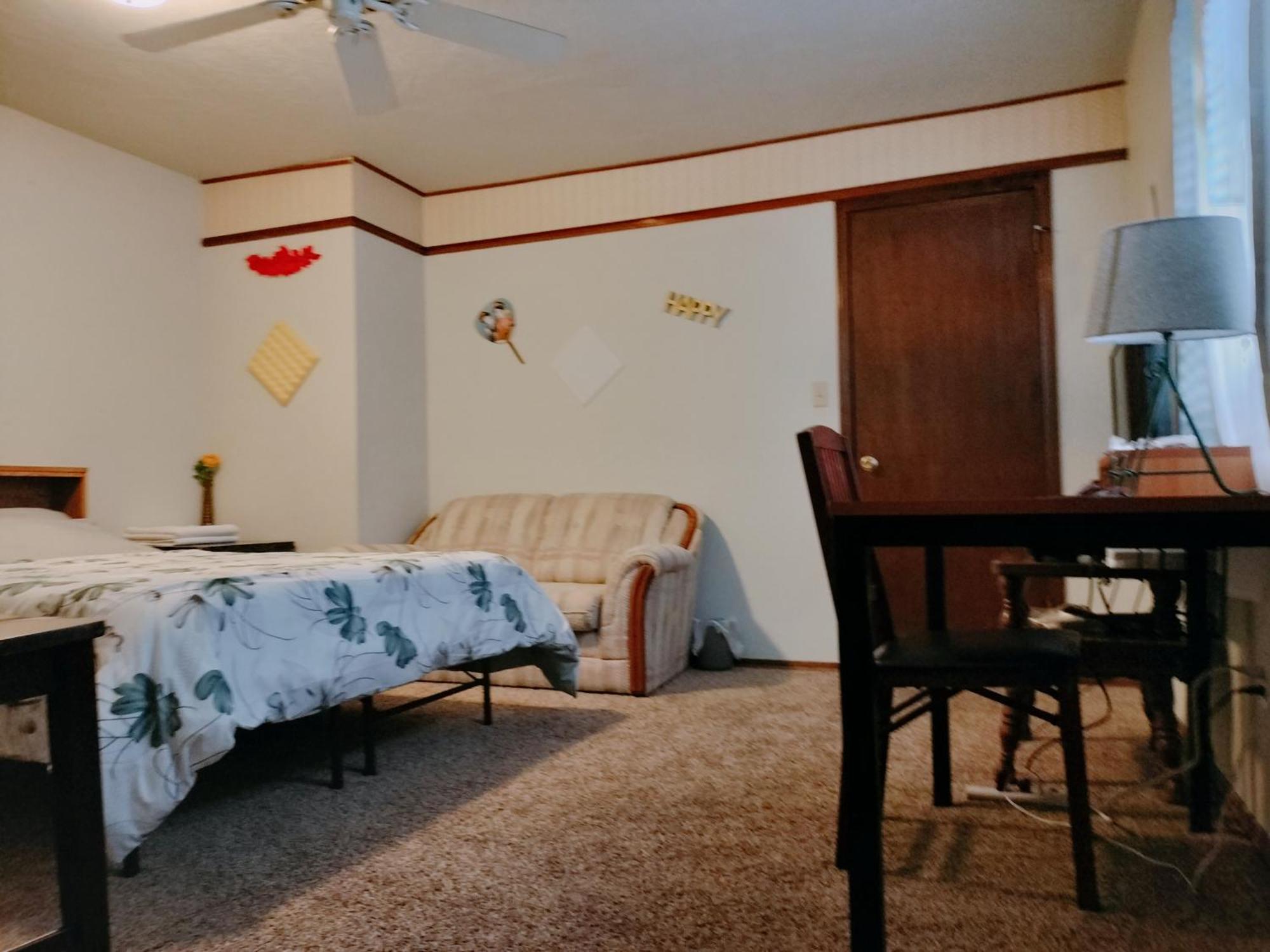 Golden Sunflower'S Apt B1 劳顿 外观 照片